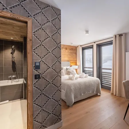 Apartment Spacieux Neuf Proche Pistes Avec Cheminee Et Parking - Fr-1-562-68 *